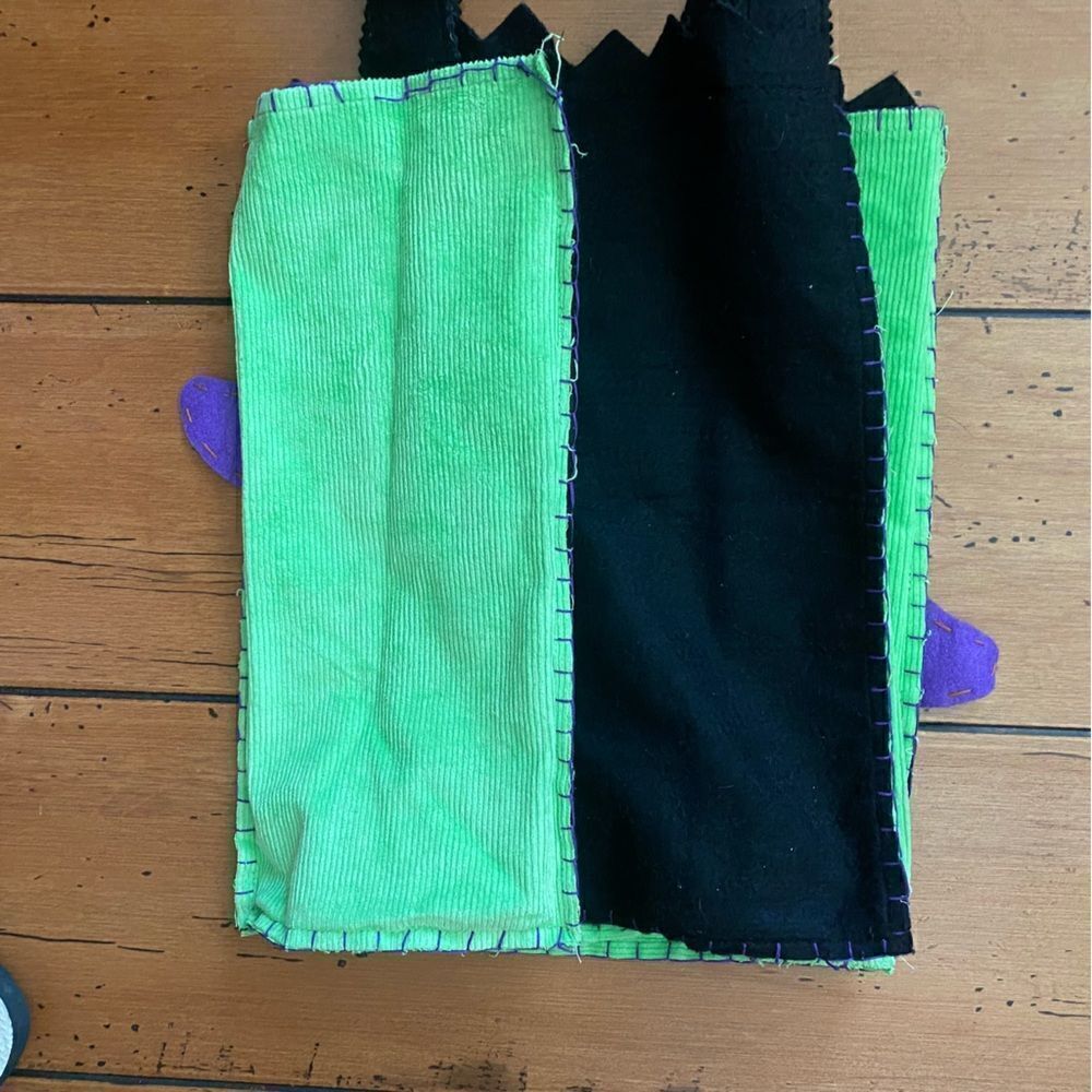 Lot of 4 Target Black Felt/Fabric Halloween Trick or Treat Bags w/Purple Bat. - Picture 5 of 9